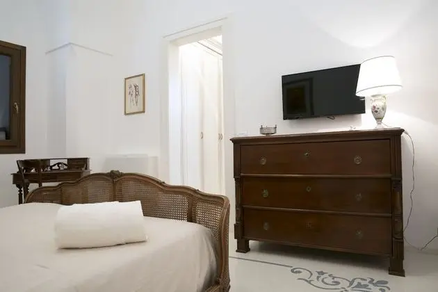 Tek Büyük Yataklı Oda, Balkon, Bahçe Manzaralı