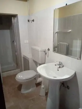 Tek Büyük Yataklı Oda, Ortak Banyo