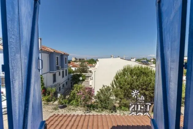 Çift Kişilik, Kale Manzaralı