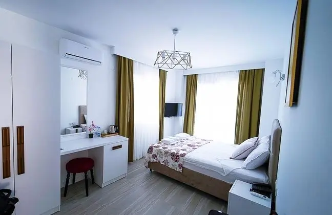 Corner Deluxe Oda, Deniz ve Dağ Manzaralı, Balkonlu