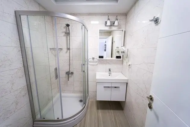 Corner Deluxe Oda, Deniz ve Dağ Manzaralı, Balkonlu
