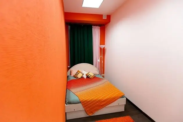 Standard Tek Büyük Yataklı Oda (Orange)