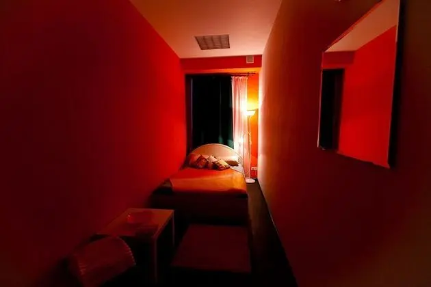 Standard Tek Büyük Yataklı Oda (Orange)