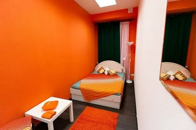 Standard Tek Büyük Yataklı Oda (Orange)