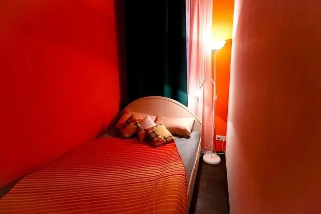 Standard Tek Büyük Yataklı Oda (Orange)