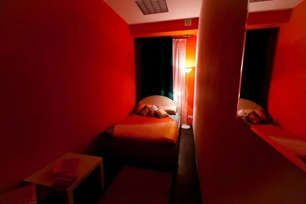 Standard Tek Büyük Yataklı Oda (Orange)