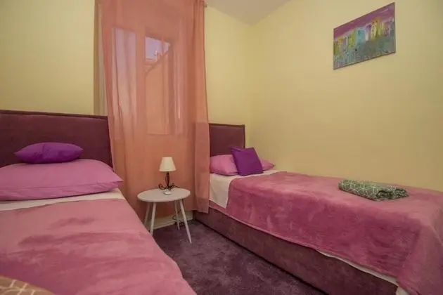 İki Ayrı Yataklı Oda (Purple)