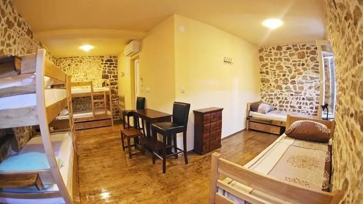 Ortak Ranzalı Oda, Karma Ranzalı Oda (6 beds)
