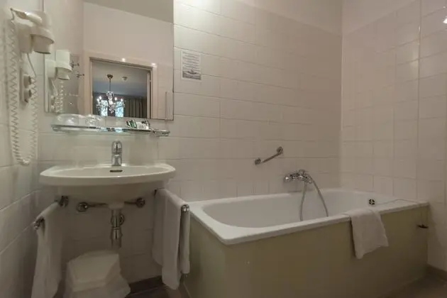 Standard Tek Büyük Yataklı Oda, Kanal Manzaralı