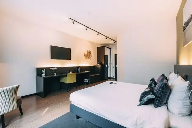 Büyük Yataklı Tek Kişilik Oda