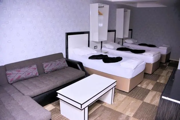 King Suit, Şehir veya Dağ Manzaralı