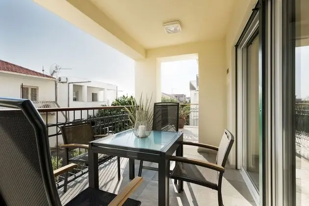 Deluxe apartment with two bedrooms, terrace, and garden view