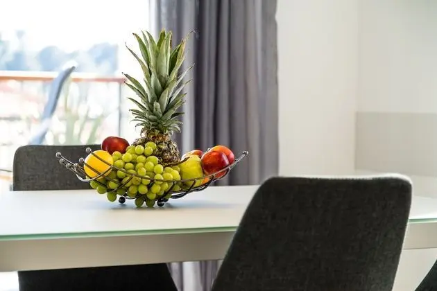 Deluxe apartment with two bedrooms, terrace with sea view