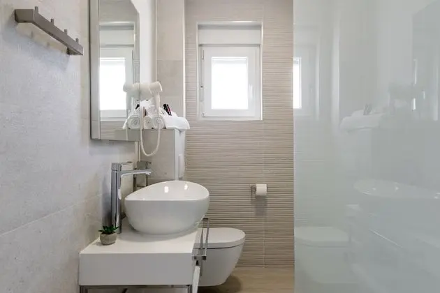 Deluxe apartment with two bedrooms, terrace with sea view