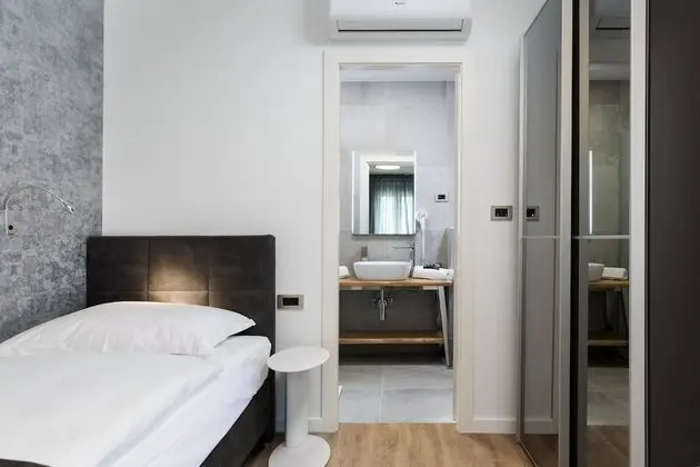 Luxury Apartment with Two Bedrooms, Terrace, Garden View