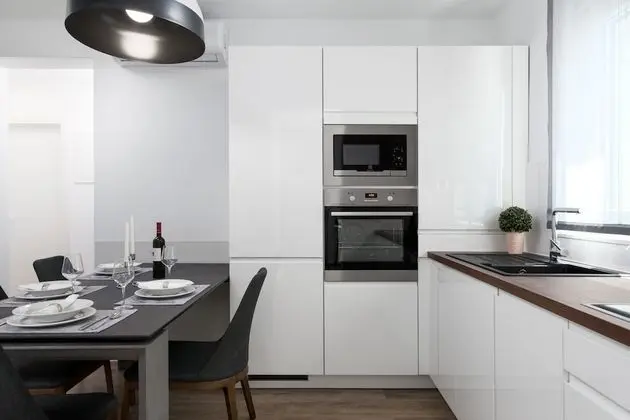 Luxury Apartment with Two Bedrooms, Terrace, Garden View