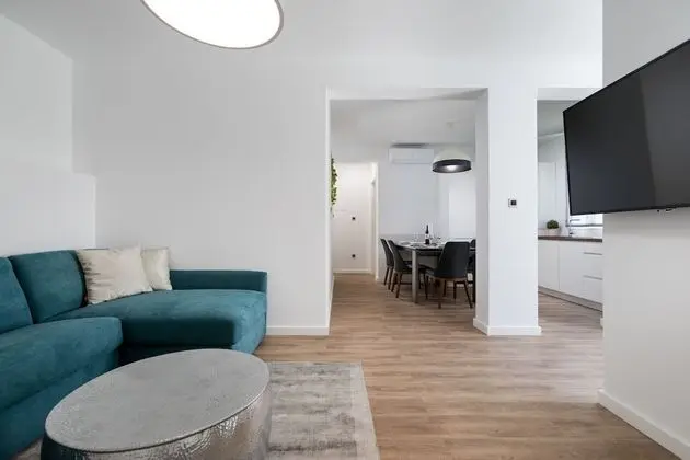 Luxury Apartment with Two Bedrooms, Terrace, Garden View