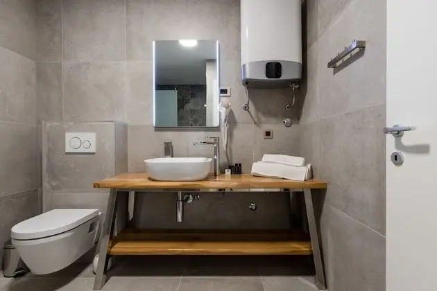 Luxury Apartment with Two Bedrooms, Terrace, Garden View