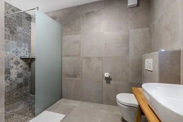 Luxury Apartment with Two Bedrooms, Terrace, Garden View