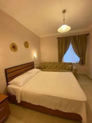 Aile Odası,Havuz ve Bahçe Manzaralı,Bahçe Katı