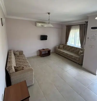 Aile Odası,Havuz ve Bahçe Manzaralı,Bahçe Katı
