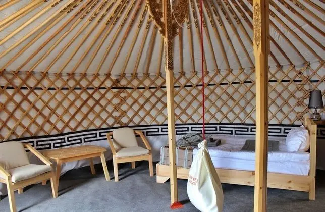 Traditional Tek Büyük veya İki Ayrı Yataklı Oda