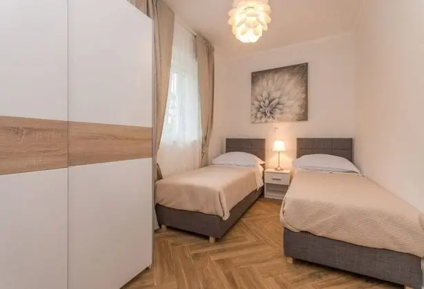 Apart Daire (Teresa - great location & parking - A)