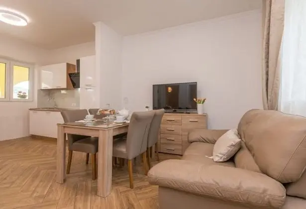 Apart Daire (Teresa - great location & parking - A)