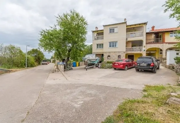 Apart Daire (Teresa - great location & parking - A)
