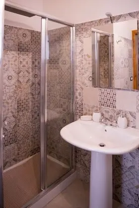 Classic Tek Büyük Yataklı Oda