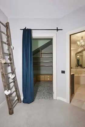 Junior Süit, Zemin Kat