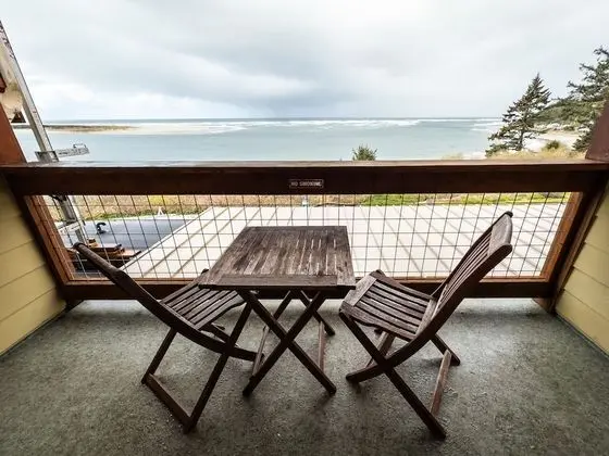 Queen Room on 2nd Floor with Viewing Balcony