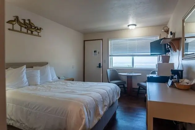 Queen Room with Bay View