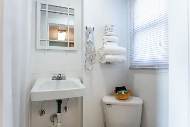 Queen Room with Loft and Bay View