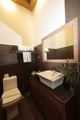 Junior Tek Büyük veya İki Ayrı Yataklı Oda