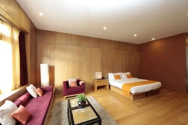 Tek Büyük veya İki Ayrı Yataklı Oda, Nehir Manzaralı