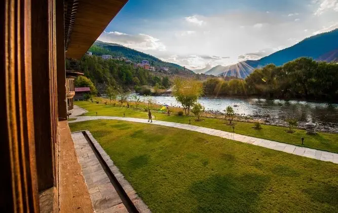 Tek Büyük veya İki Ayrı Yataklı Oda, Nehir Manzaralı