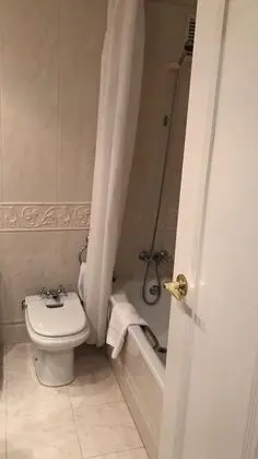 Büyük Yataklı Tek Kişilik Oda