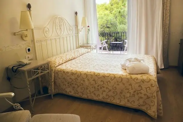Comfort Tek Büyük veya İki Ayrı Yataklı Oda