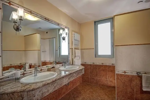 Tek Büyük Yataklı Oda, Bahçe Manzaralı