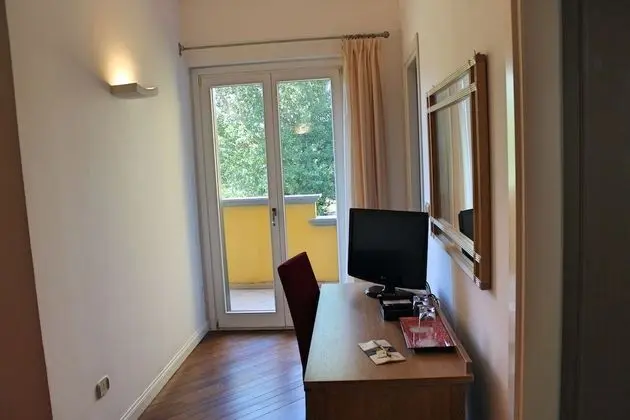 Classic Tek Büyük Yataklı Oda