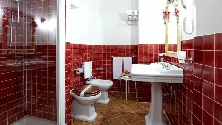 Classic Tek Büyük Yataklı Oda