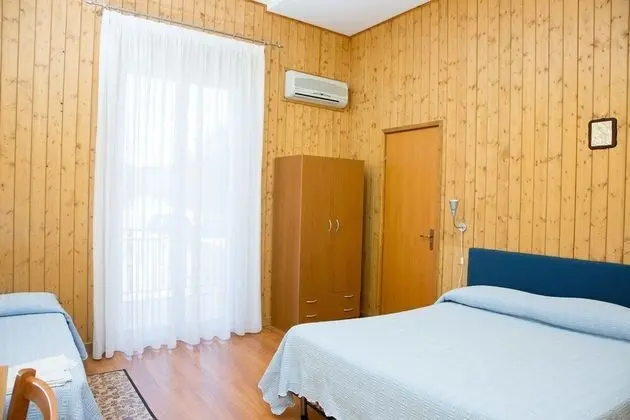 Standard Üç Kişilik Oda