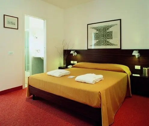 Comfort Tek Büyük veya İki Ayrı Yataklı Oda