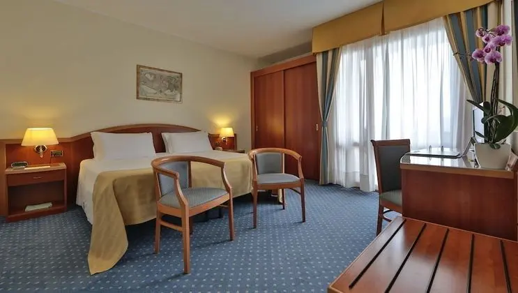 Comfort Tek Büyük Yataklı Oda