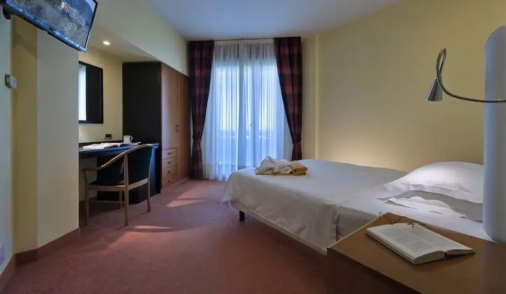 Tek Kişilik Oda, Balkon, Manzaralı