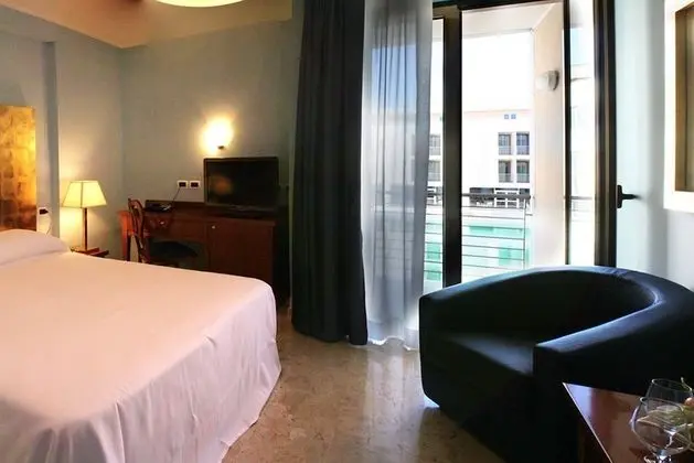 Comfort Tek Büyük veya İki Ayrı Yataklı Oda, Balkon