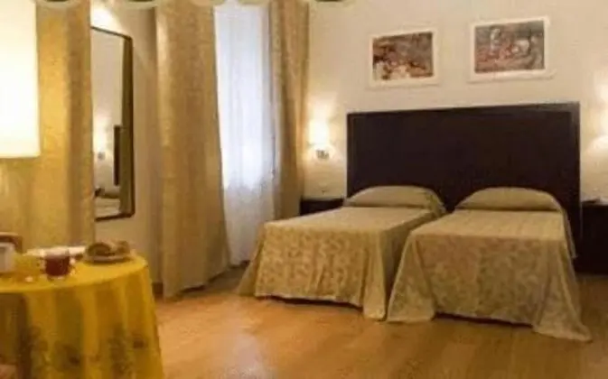 Basic Tek Büyük veya İki Ayrı Yataklı Oda