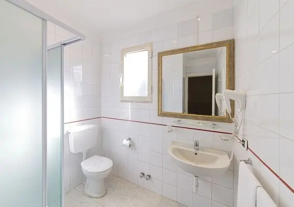Standard Tek Büyük veya İki Ayrı Yataklı Oda