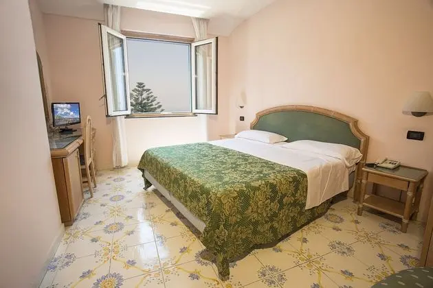 Standard Tek Büyük Yataklı Oda, Deniz Manzaralı